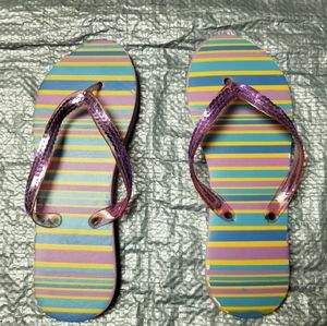 👙Foam flip flops with sequin detailing